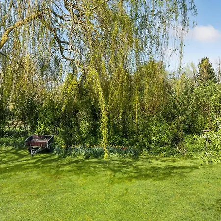 Дом отдыха 2 Bedroom Amazing In *