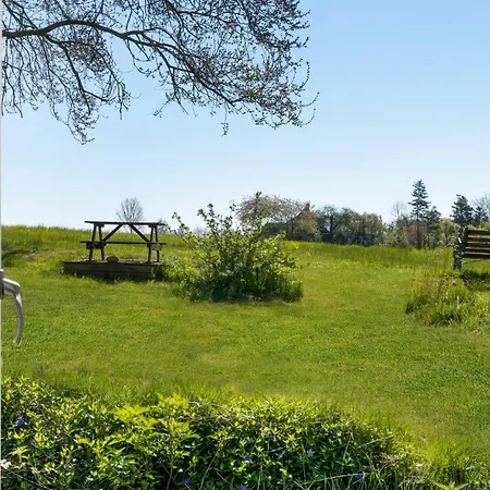 Дом отдыха 2 Bedroom Amazing In Bogo By